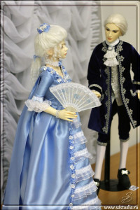 Кукла в бальном платье