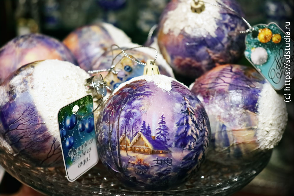 Как сделать декупаж новогодних шаров из салфеток – украшаем елочку