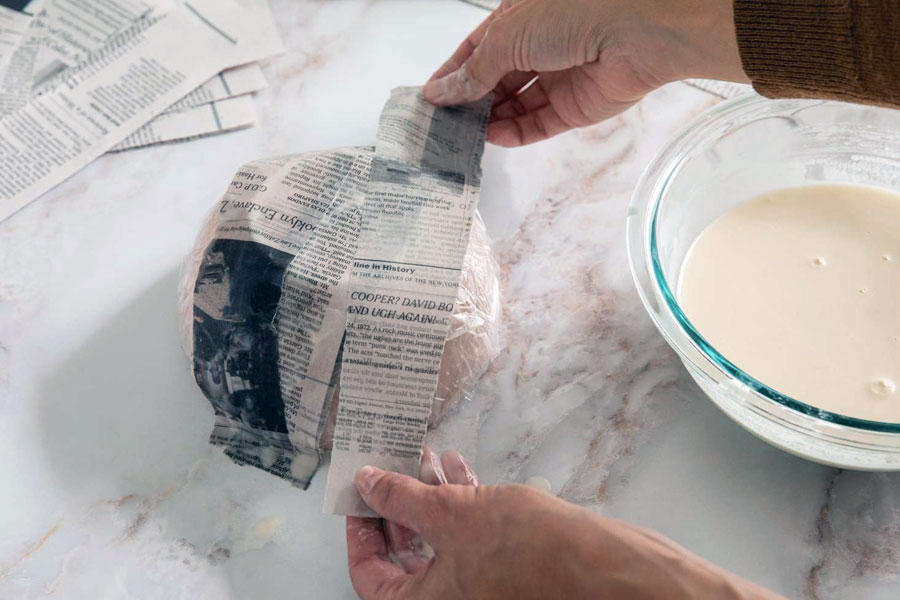 Технологии изготовления папье-маше, обклеивание формы бумагой