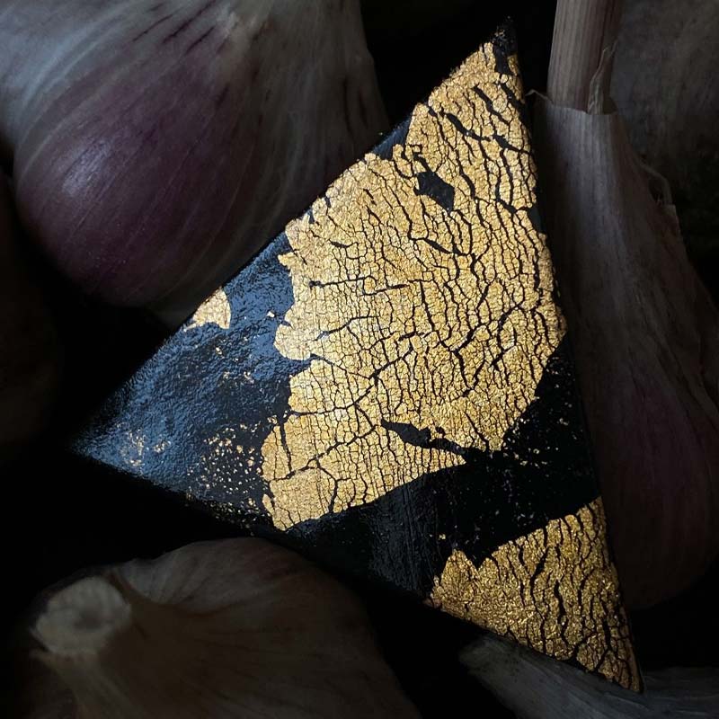 Брошь из полимерной глины с поталью Брошь из полимерной глины с поталью с эффектом кракелюра