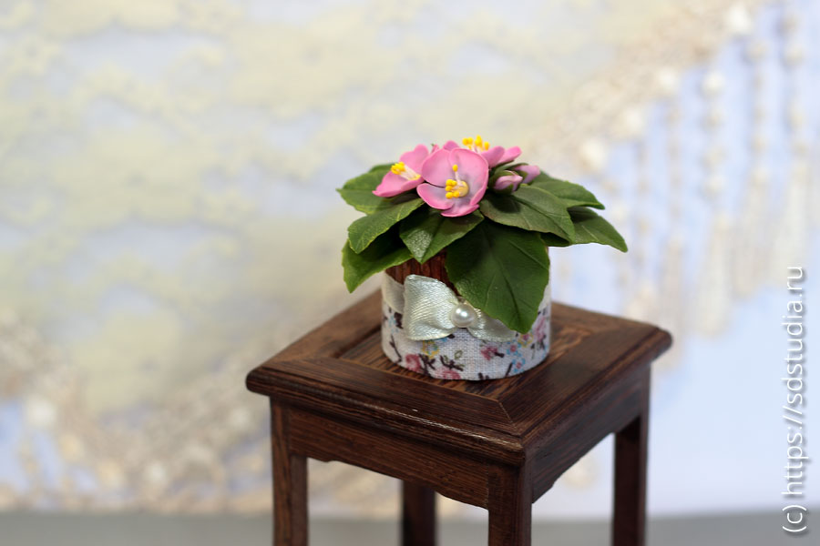 Цветы из полимерной глины, миниатюрный комнатный цветок