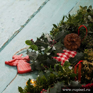 Новогодний декор ручной работы из натуральных сосновых шишек