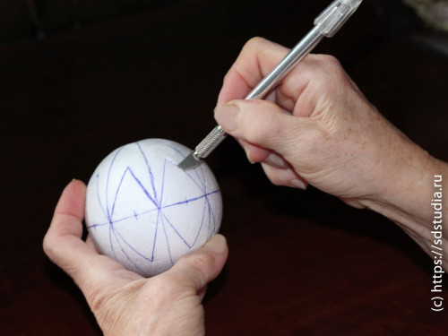 Разметка пенопластового шара для создания шариков кимекоми