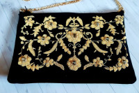 Дамская вышивка, украшеная вышивкой канителью